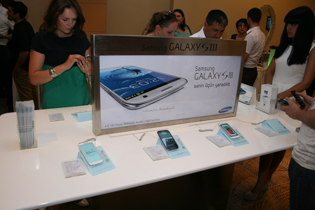 Компания Samsung Electronics объявила о начале продаж Galaxy S3 в Азербайджане